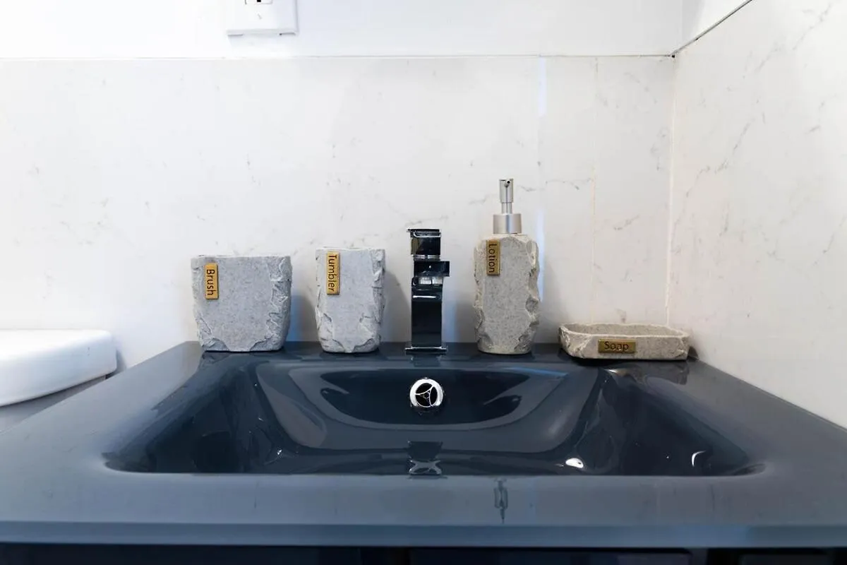 26-4A New Studio Prime 20'S W D Shared Courtyard New York